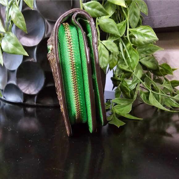 EUC Limited Edition Authentic Louis Vuitton Perforated Wallet - Picture 3 of 16